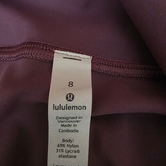Lululemon Cropped Tulip Hem Leggings Size 8 Mesh Detail Rose Pink Activewear - Picture 10 of 12